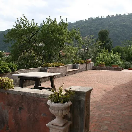 Holiday home Dei Leoni